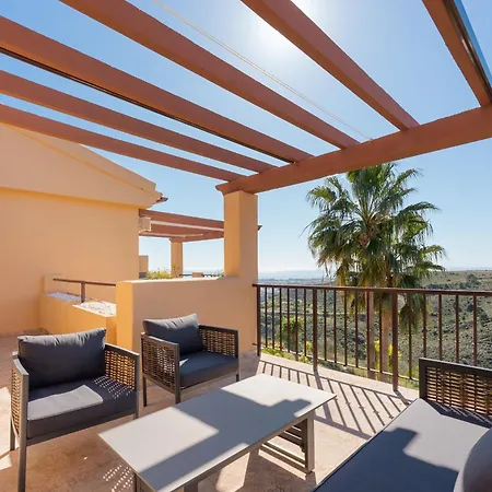 Stunning 3-bedroom Seaview Penthouse Lägenhet *